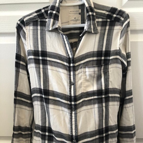 AEO Boyfriend Flannel Button Down Shirt - Picture 2 of 4